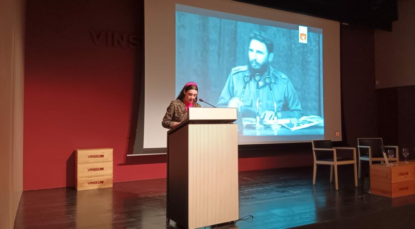 Juana Dolores inaugura la 4a edició de La Vila en Vers amb dues propostes romàntiques