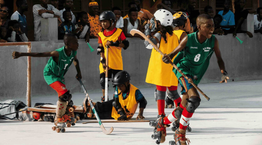 Un projecte solidari uneix Sant Sadurní i Benín a través de l’hoquei patins