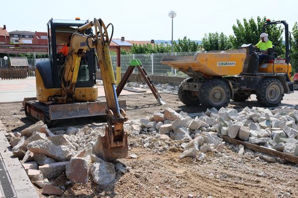 Sant Sadurní inicia les obres de remodelació integral del pati de l’escola La Pau