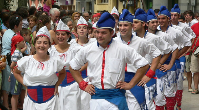 El Ball d’en Serrallonga i el Ball de Figuetaires estrenaran nou vestuari per Festa Major