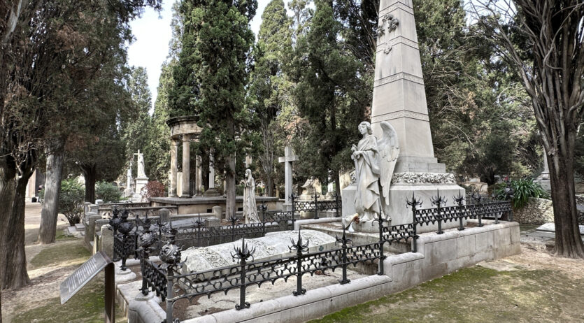 Vilafranca apareix en un llibre sobre els 50 cementiris més emblemàtics de Catalunya