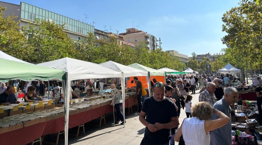 Diumenge comença la nova temporada del mercat d’artesania, brocanters i pintura